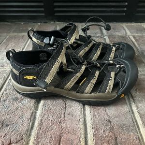 Kids keen sandals